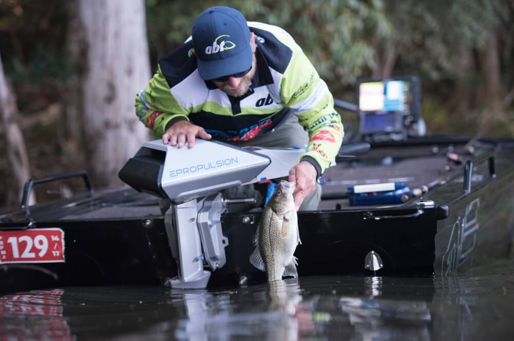 outboard motor for fishing boats