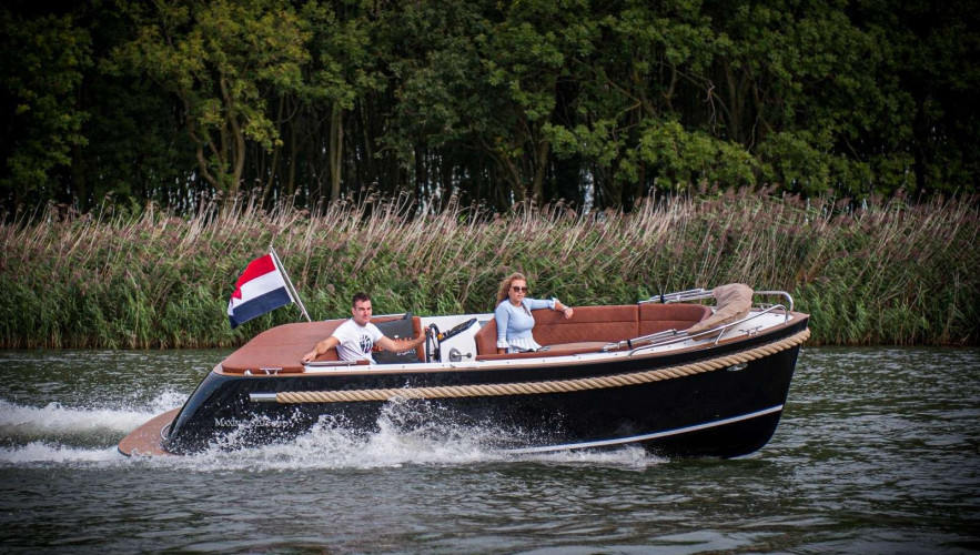 ePropulsion Selected to Power Maxima Boats Electric Sloop Tenders