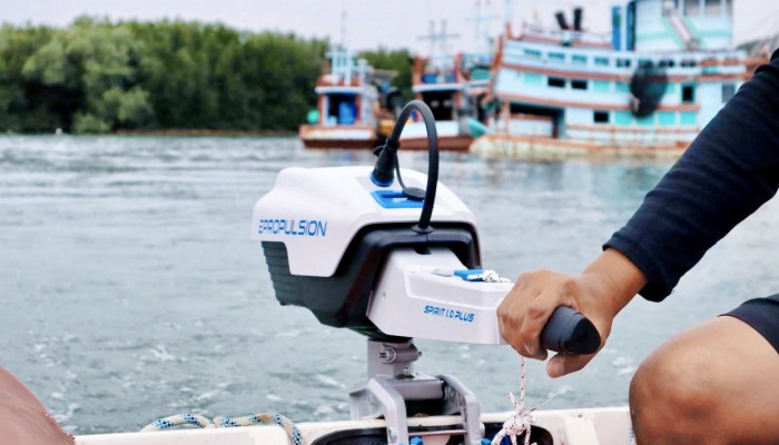 Kicker Motor Guide: All You Need to Know About Kicker Outboards