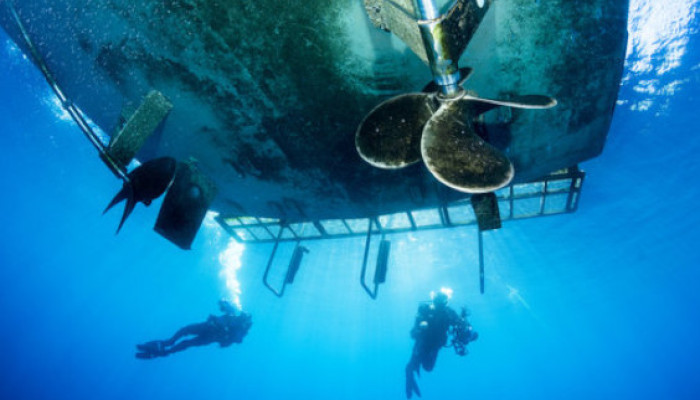 Electric propulsion for Diving Vessels